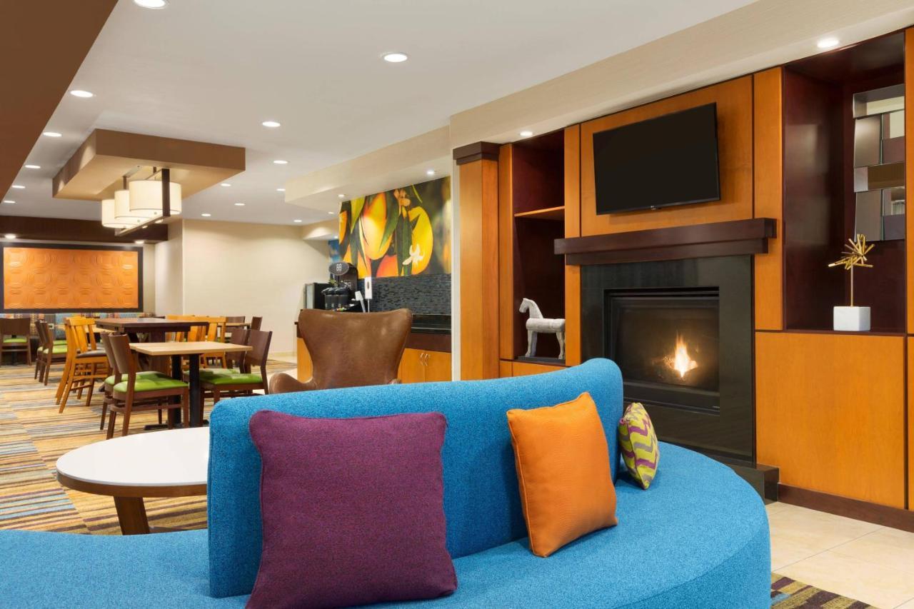 Westfield Comfort Inn & Suites מראה חיצוני תמונה
