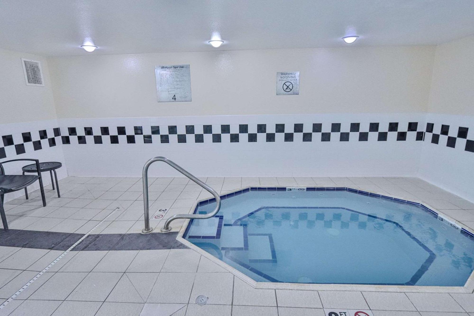 Westfield Comfort Inn & Suites מראה חיצוני תמונה