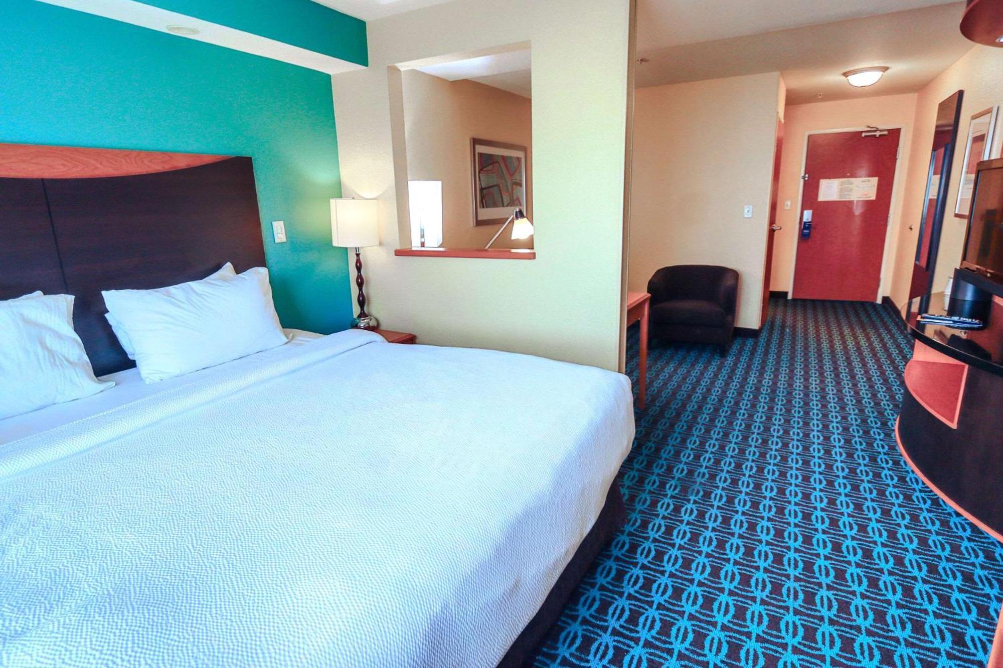 Westfield Comfort Inn & Suites מראה חיצוני תמונה