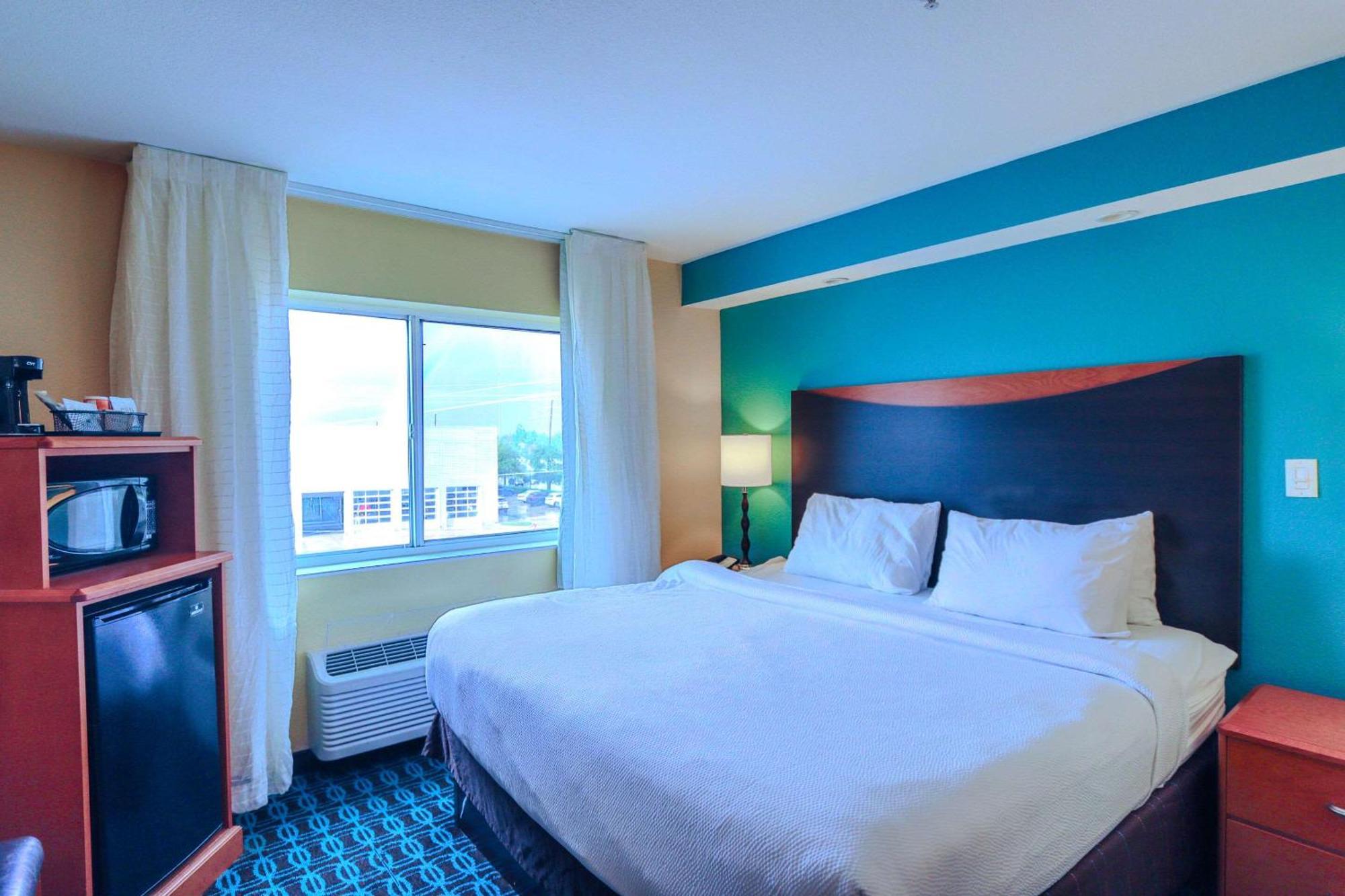 Westfield Comfort Inn & Suites מראה חיצוני תמונה