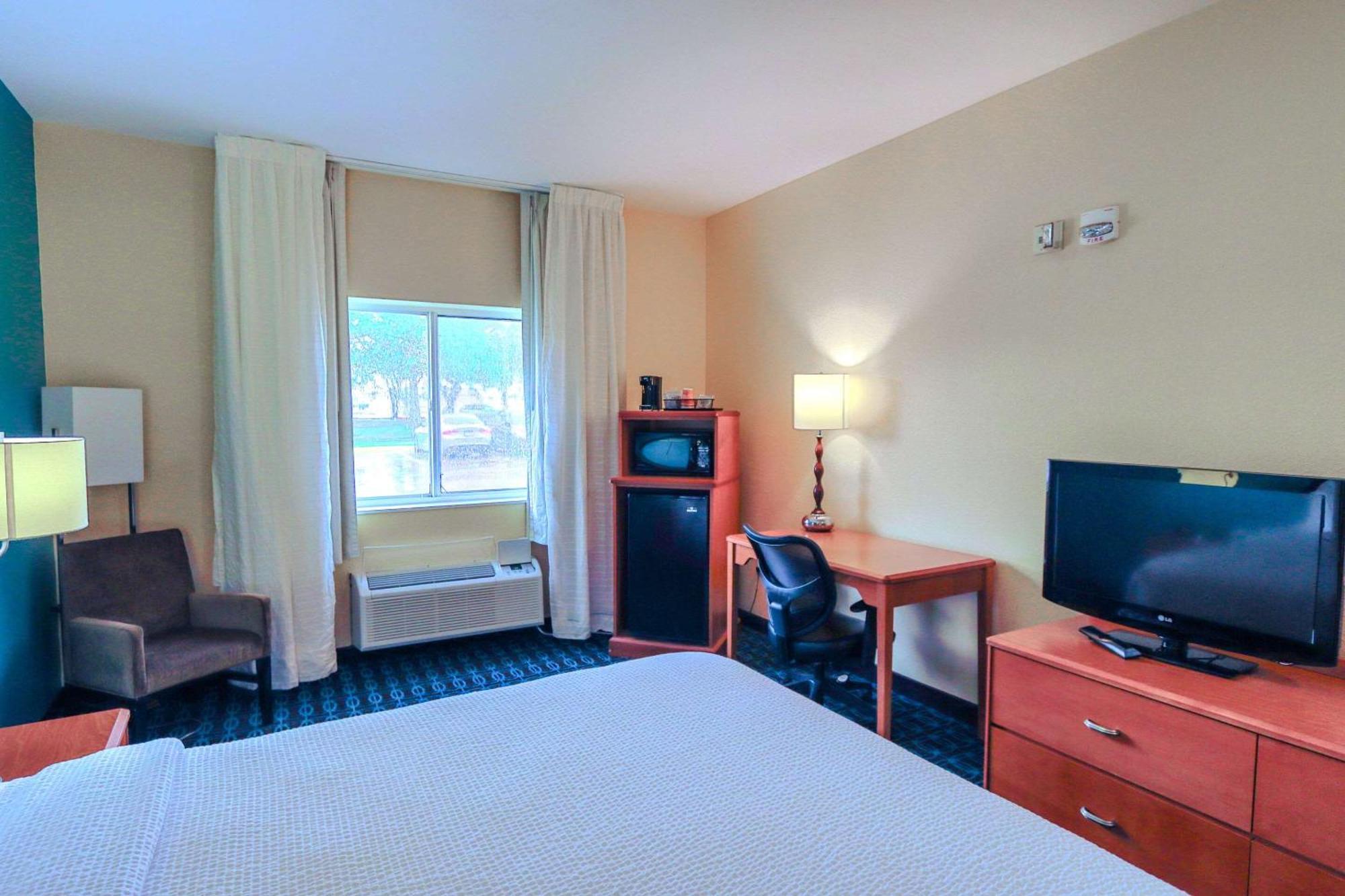 Westfield Comfort Inn & Suites מראה חיצוני תמונה