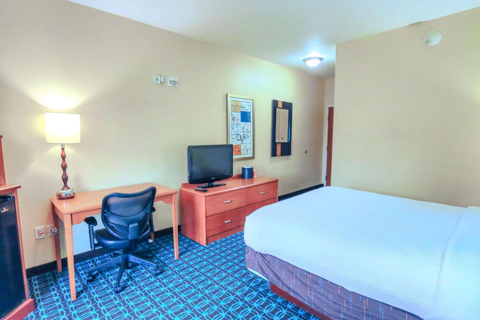 Westfield Comfort Inn & Suites מראה חיצוני תמונה