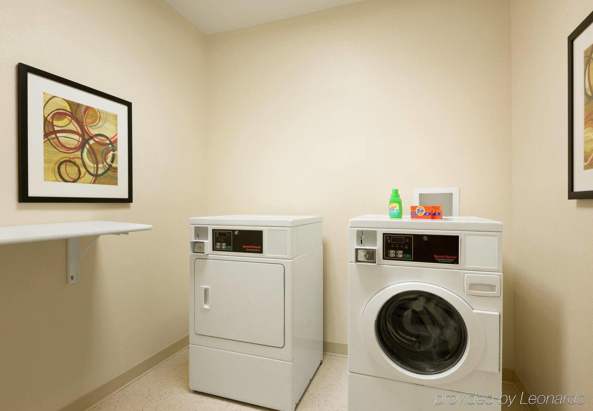 Westfield Comfort Inn & Suites מראה חיצוני תמונה