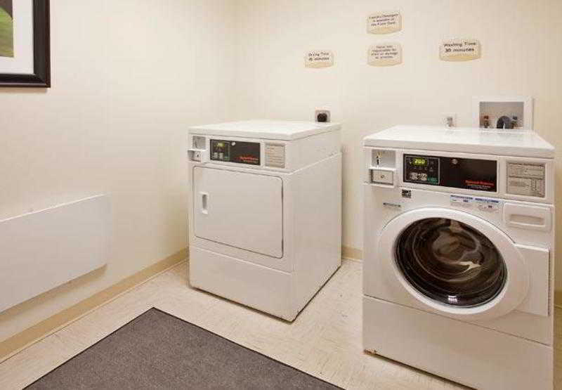 Westfield Comfort Inn & Suites מראה חיצוני תמונה