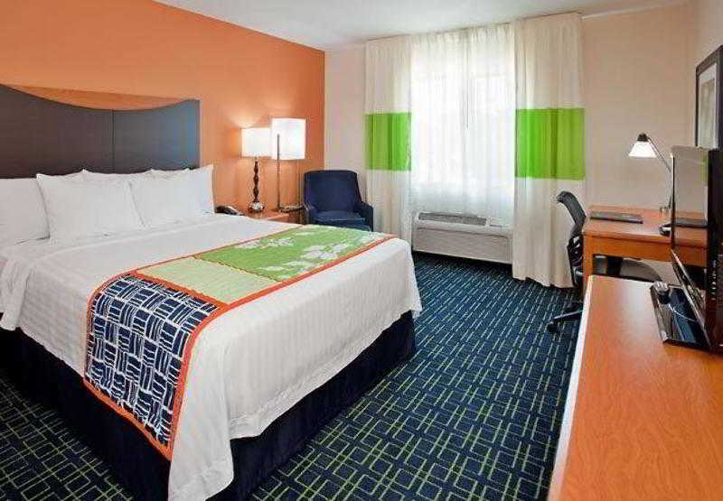 Westfield Comfort Inn & Suites מראה חיצוני תמונה